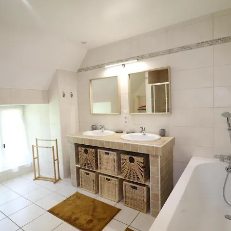 Maison De Charme A Dienne - 6 Pers, Terrasse, Jardin, Pres Puy Mary Et Murat - Fr-1-742-264