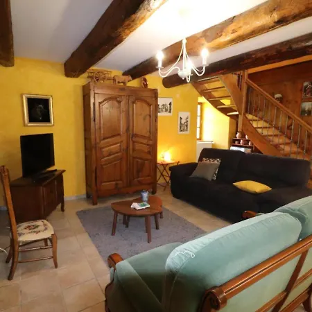 Semesterbostad Maison De Charme A Dienne - 6 Pers, Terrasse, Jardin, Pres Puy Mary Et Murat - Fr-1-742-264 *