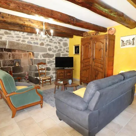 Casa de Férias Maison De Charme A Dienne - 6 Pers, Terrasse, Jardin, Pres Puy Mary Et Murat - Fr-1-742-264