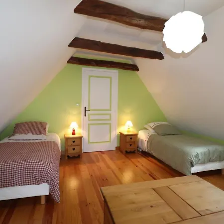 Semesterbostad Maison De Charme A Dienne - 6 Pers, Terrasse, Jardin, Pres Puy Mary Et Murat - Fr-1-742-264